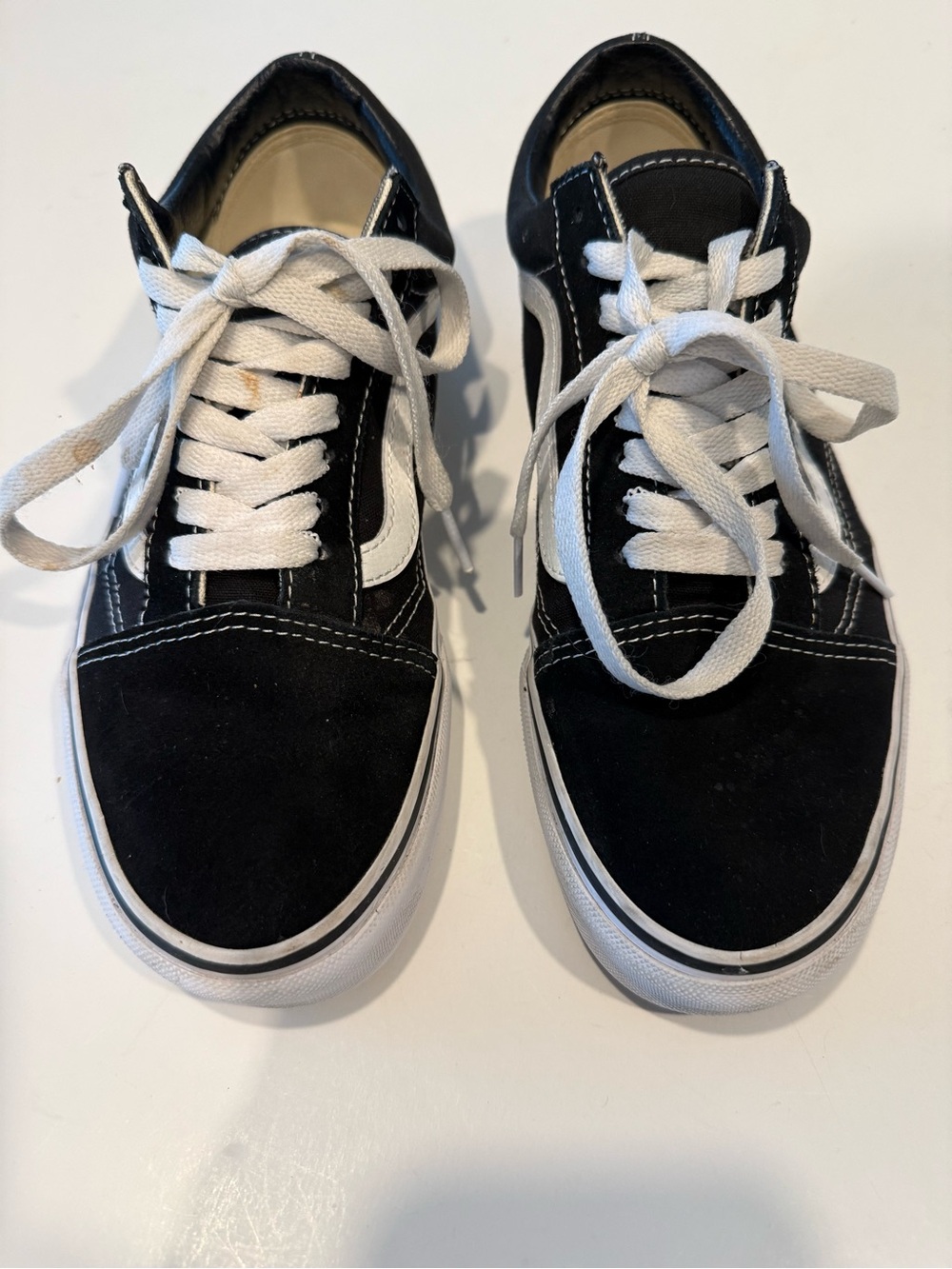 Vans Black suede low skate sneakers unisex size 8.5 women’s